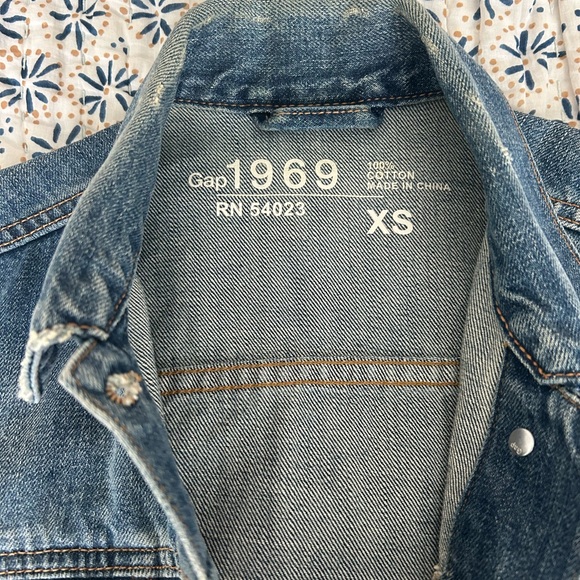 GAP Light Blue Denim Jacket - Picture 7 of 7